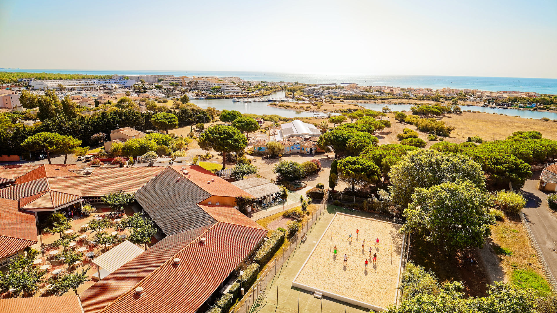 cap d agde vacances club piscine mer